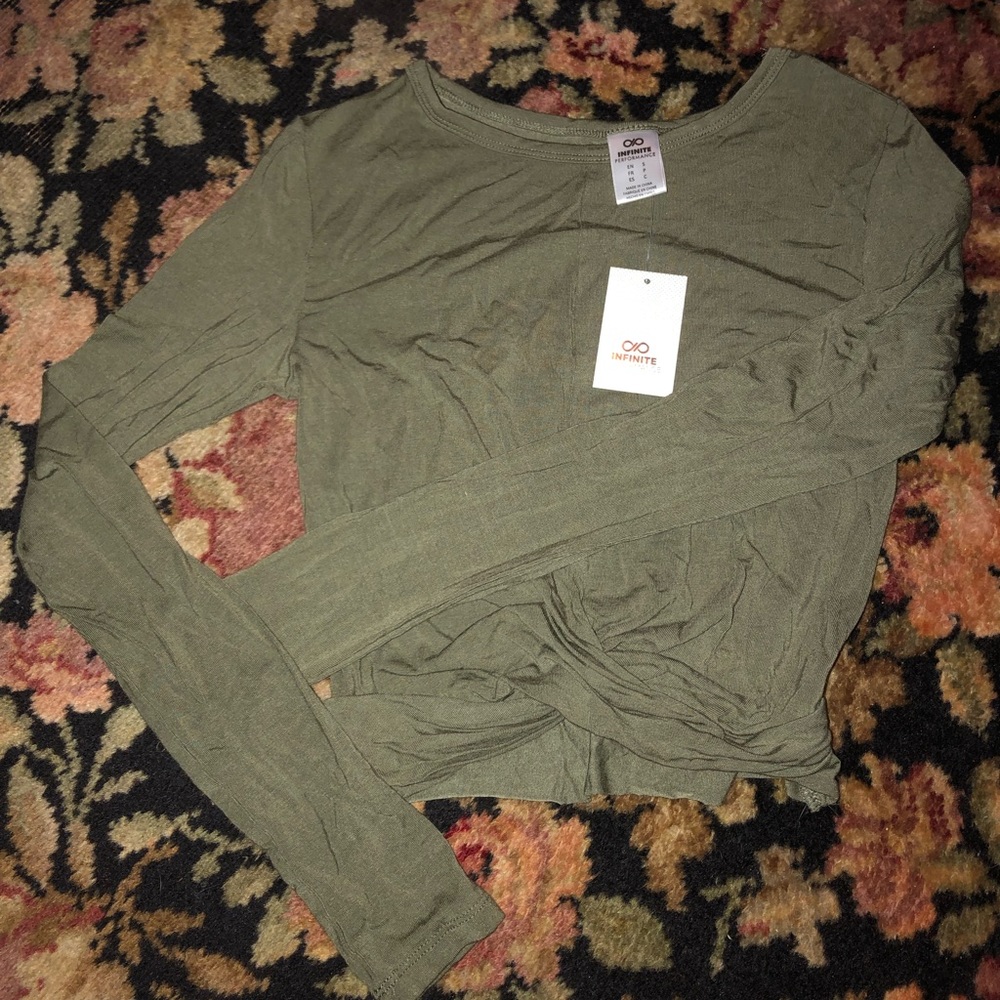 long sleeve crop top
